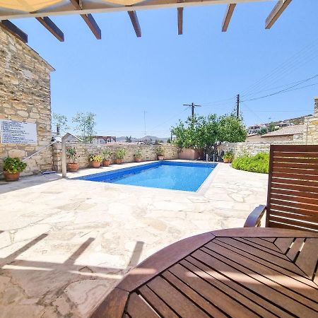 Poolside Escape Studio In Skarinou Village With Pool Facilities 外观 照片