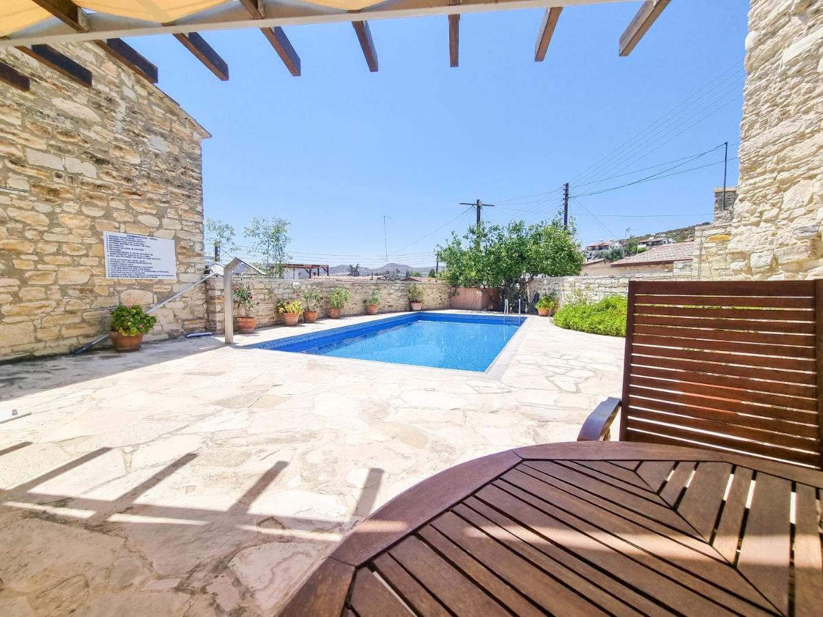 Poolside Escape Studio In Skarinou Village With Pool Facilities 外观 照片